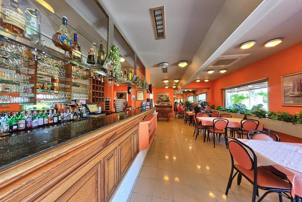 Hotel Trogirski Dvori 3*, Trogir